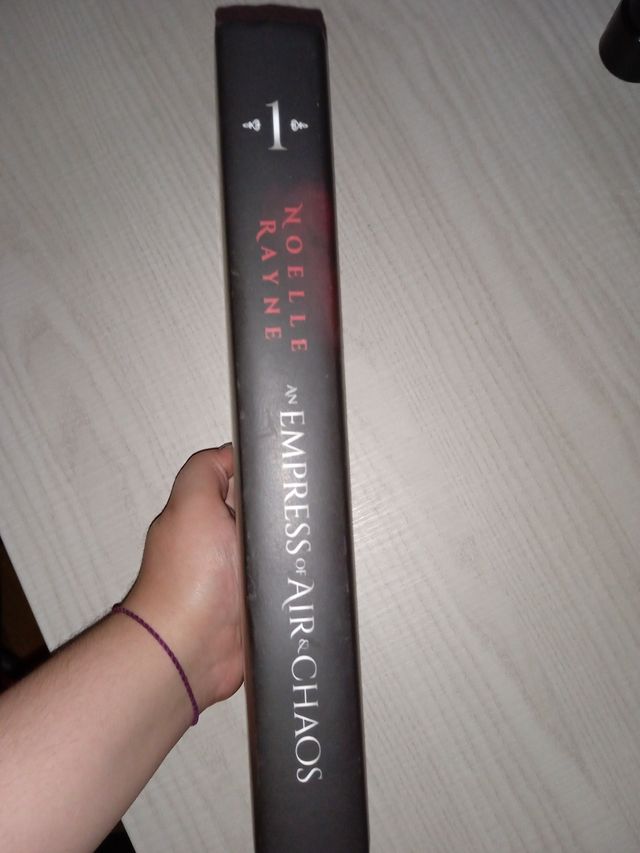 An empress of air and chaos-Noelle Rayne