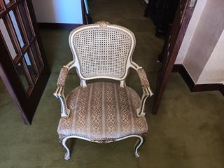 Silla antigua tapizada