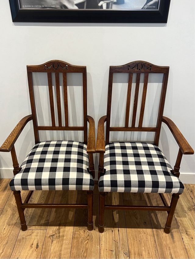 Pareja sillas anticuario tapizada en vichy