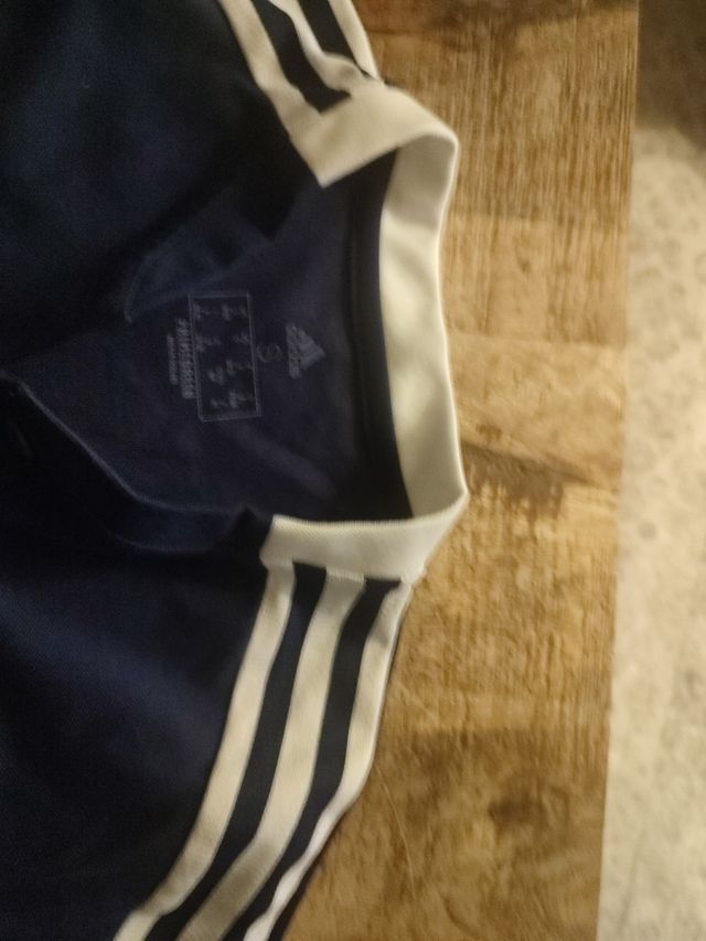 Dos camisetas Adidas