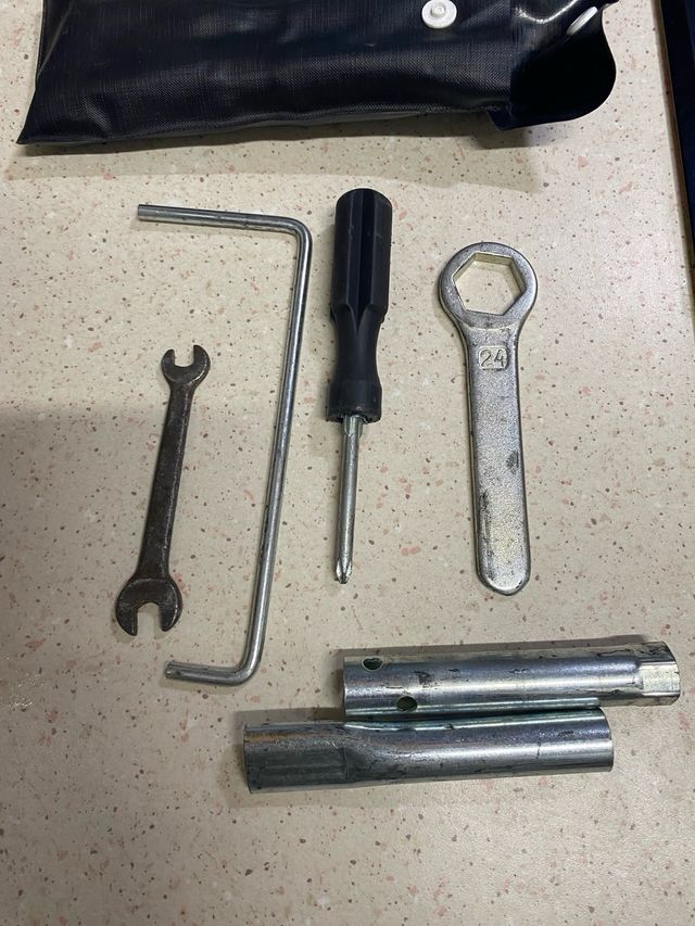 Bolsa herramientas original Suzuki Burgman 125