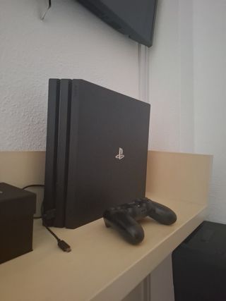 Ps4 pro  1 TB + mando