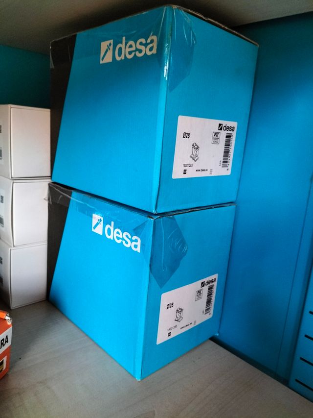 Caja 50 Uds. Abrazadera PVC 28