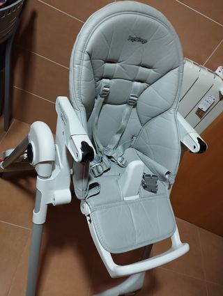 Trona bebé con ruedas