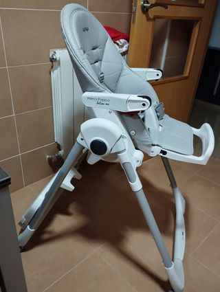 Trona bebé con ruedas