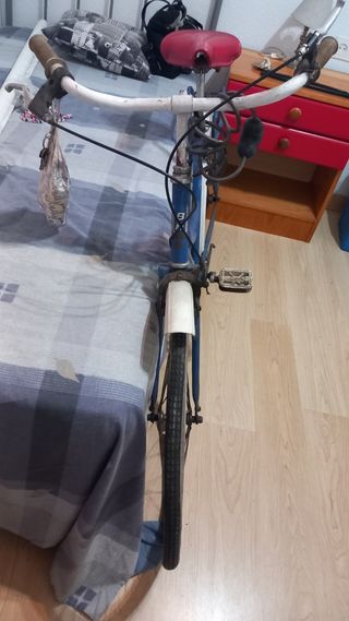 SILLON ANTIGUO. CON ASIENTO DE REJILLA