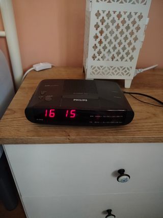 Reloj radio despertador