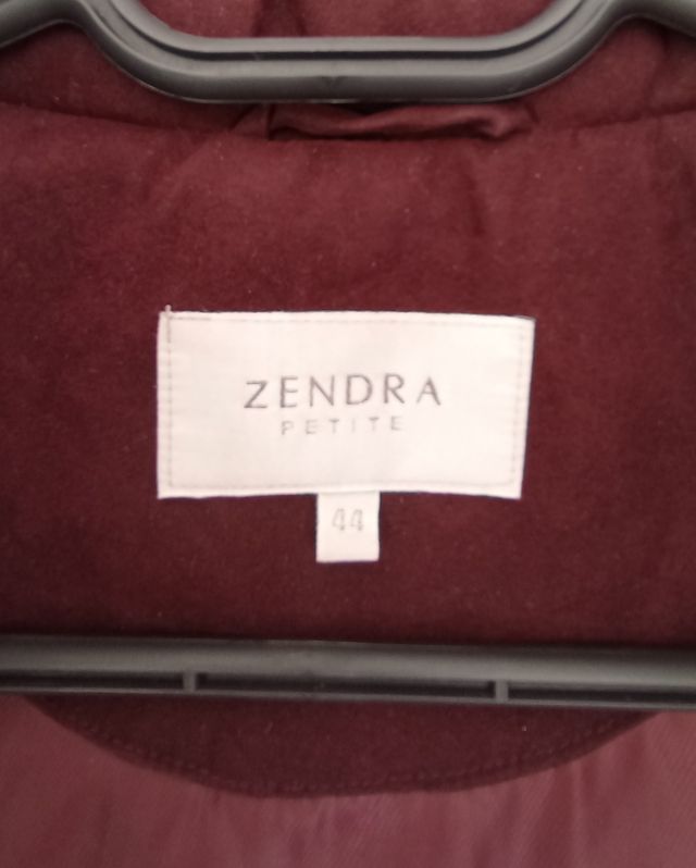 Abrigo granate y capucha con pelo ZENDRA REBAJADO