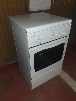 Cocina/horno de gas Corberó