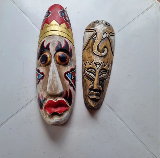 Lote 2 mascaras en madera Indonesia