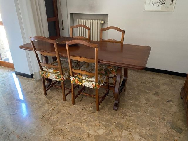 Tavolo fratino con 6 sedie 