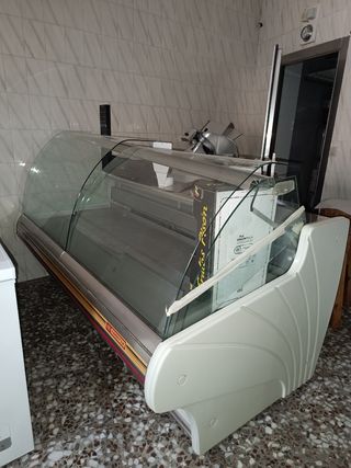 Vitrina para carne y embutidos