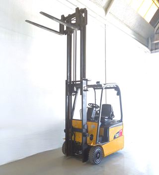 CARRETILLA ELEVADORA  BARATA OCASION