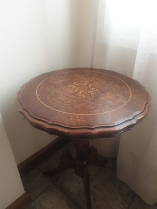 Mesita marquetería