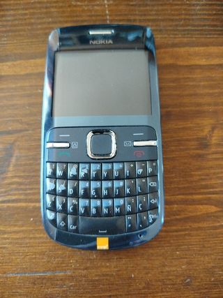 Nokia C3 con cover