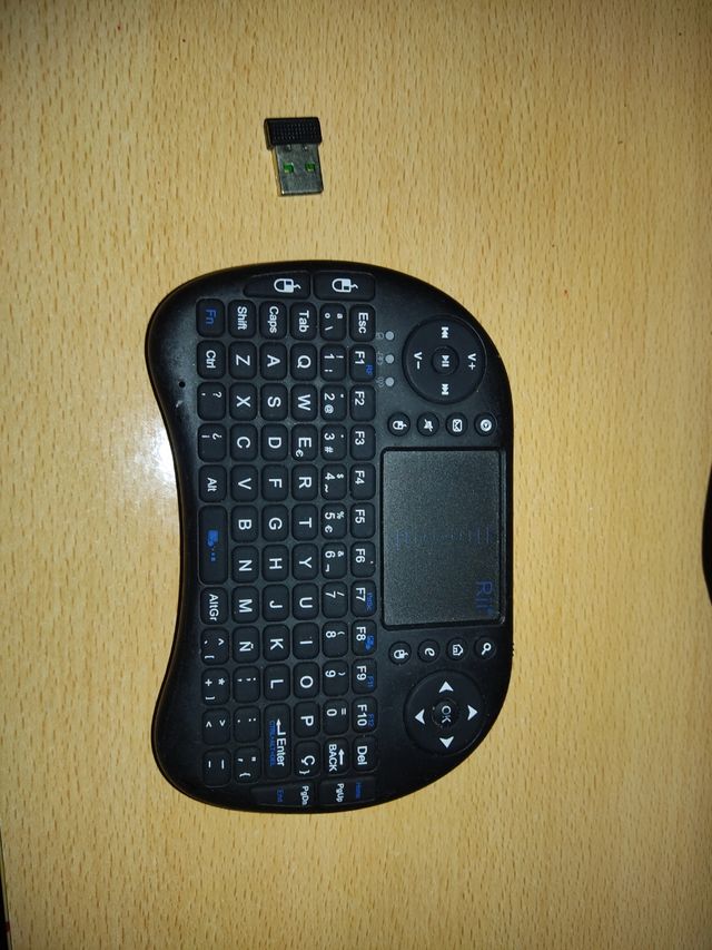 Raspberry pi 3 + sd32 GB + teclado