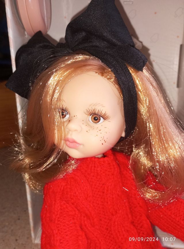 Muñeca Paola Reina