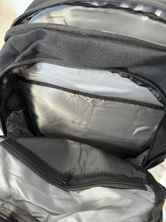 Mochila negra de asas (a estrenar)