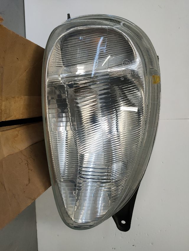 🟢FARO DERECHO OPEL CORSA '93-