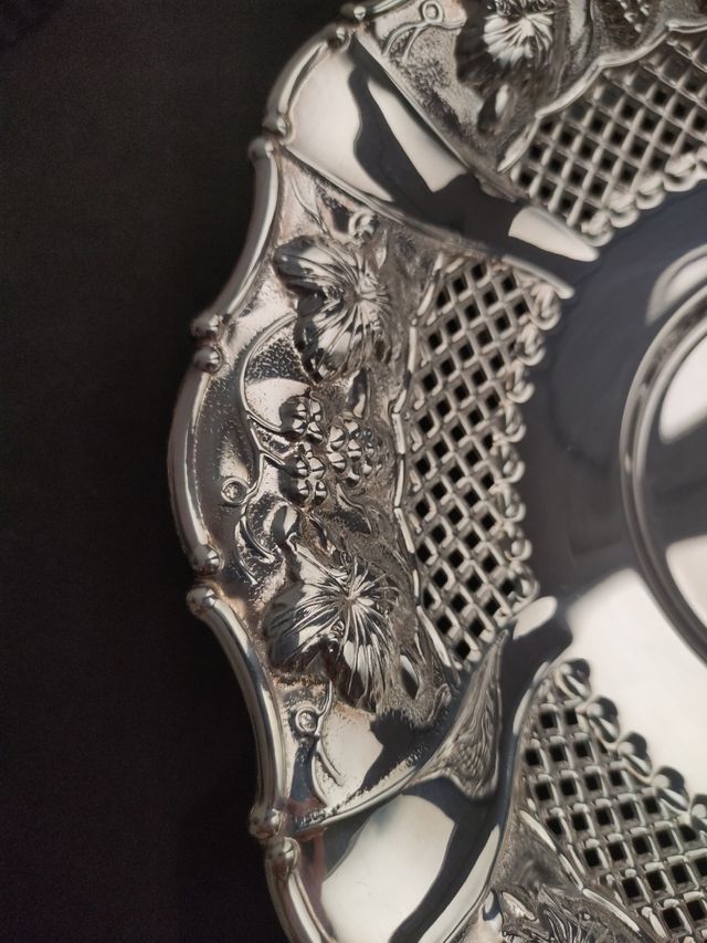 Bandeja bañada en plata