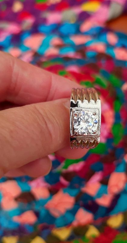 Anel solitário para homem novo