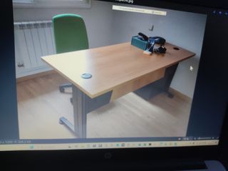 Mesas de Despacho de Madera Compacta.