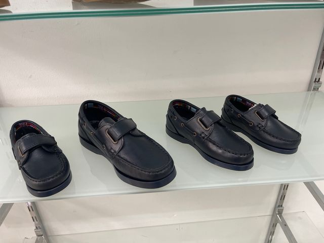 Zapato colegial azul 15€ varias tallas
