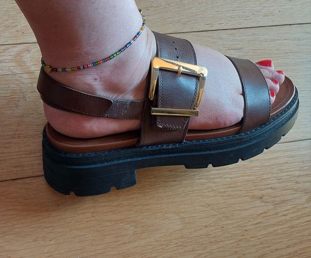 Sandalias a estrenar piel t40