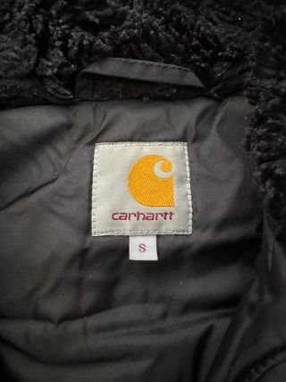 Abrigo Carhartt negro