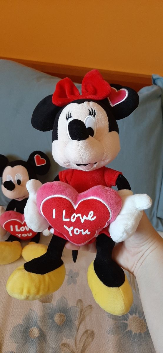 Peluches Mickey Mouse y Minnie Mouse