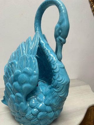 Precioso cisne en porcelana azul.