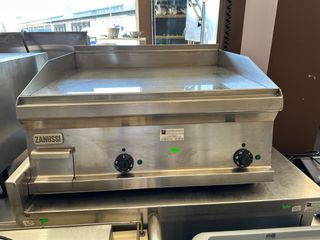 PLANCHA ELECTRICA “ZANUSSI”