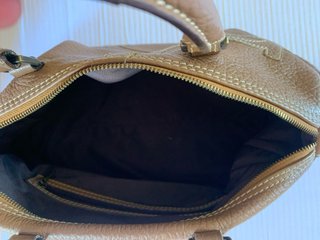 Bolso mano . Nuevo . Piel  Cámel . PG