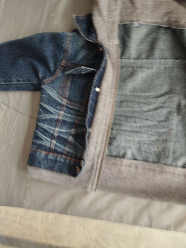 Chaqueta vaquera con efecto sudadera int