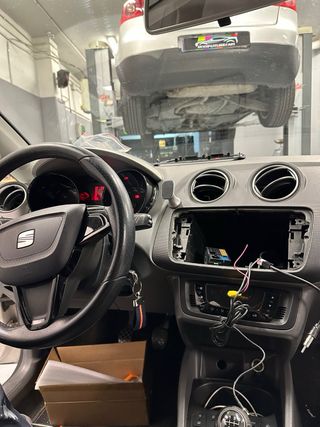 Radio pantalla Seat Ibiza 2008 al 2013