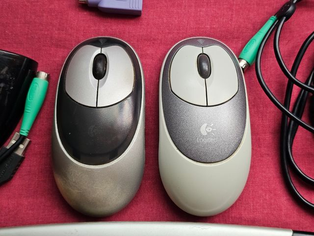 Teclado y ratón Logitech Y-RK49