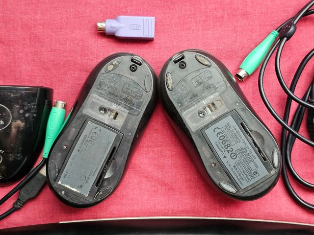 Teclado y ratón Logitech Y-RK49