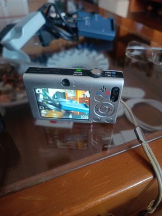 2 Cámaras CANON IXUS 105 e IXUS 80is.