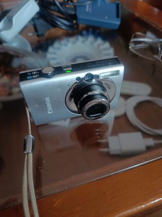 2 Cámaras CANON IXUS 105 e IXUS 80is.