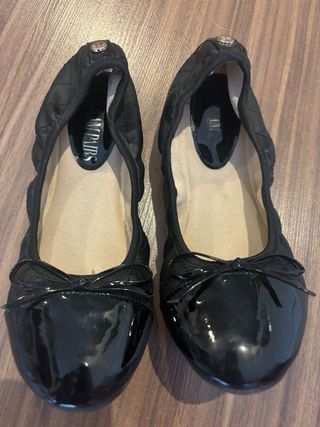 Bailarinas negras 36 charol como NUEVAS