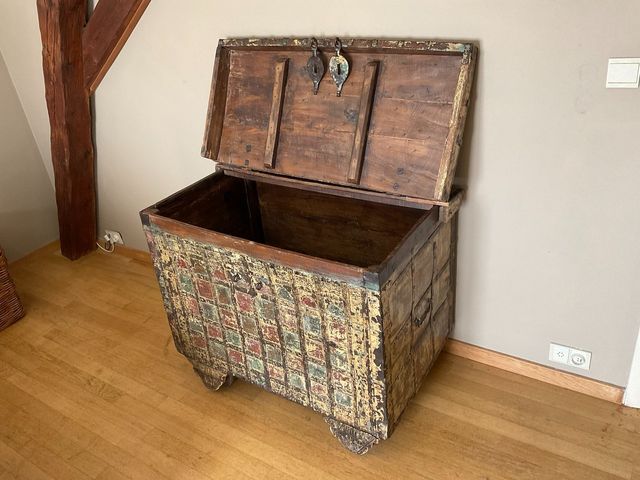 Cofre de boda de India antiguo