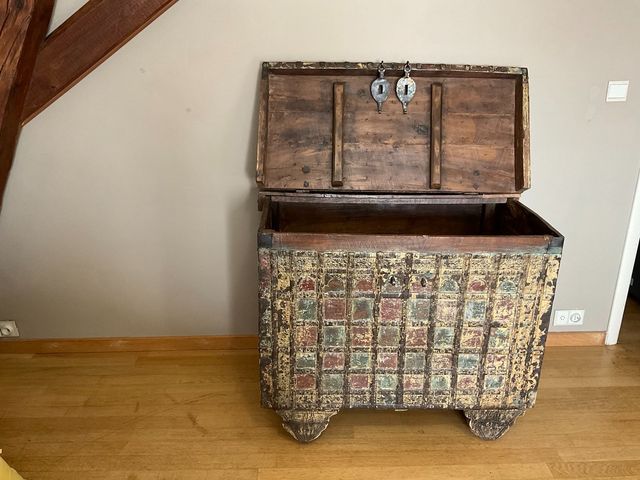 Cofre de boda de India antiguo