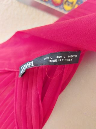 Blusa plisada Zara