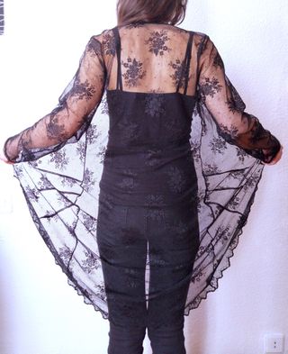 Kimono largo de encaje negro. T. única HALLOWEEN
