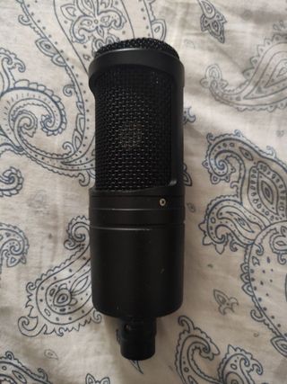 Micrófono de condensador - AudioTechnica AT-2020