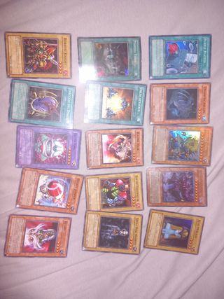 Yu-gi-oh! Scatola di latta con 105 carte