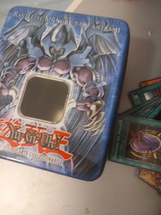 Yu-gi-oh! Scatola di latta con 105 carte