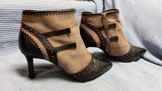 Botines de piel de marca Lodi 