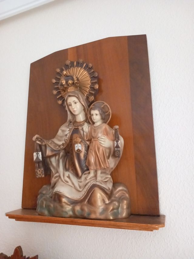 Virgen,  sobre madera.