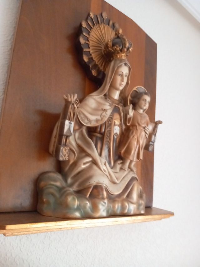 Virgen,  sobre madera.